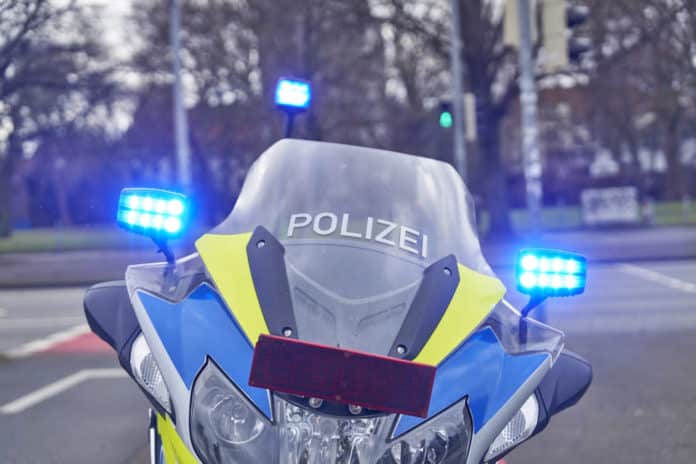 Blaulicht Polizeimotorrad - Symbolfoto