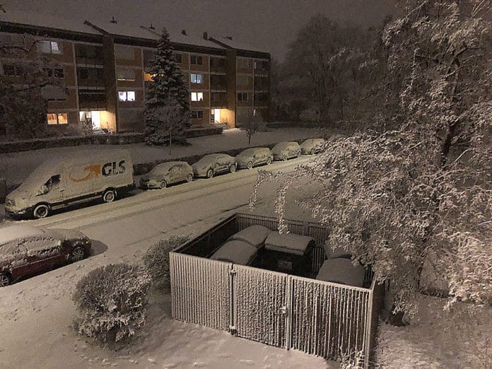Verschneite Strassenlandschaft in Hannover