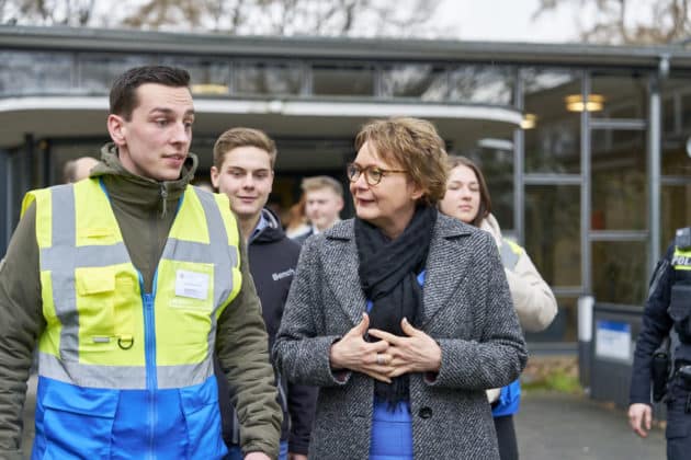 Innenministerin Daniela Behrens zu Besuch in der Hannah-Arendt-Schule in Hannover