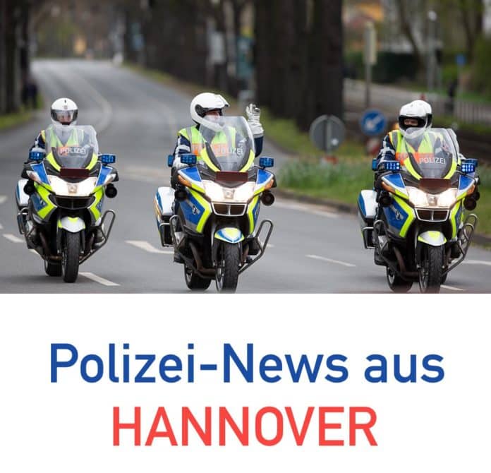 Drei Polizisten auf Motorrädern